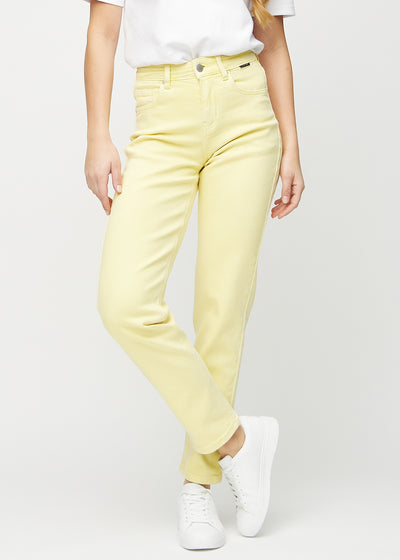 Light yellow regular jeans, model name Lemonades, which go straight down the leg, seen from the front.