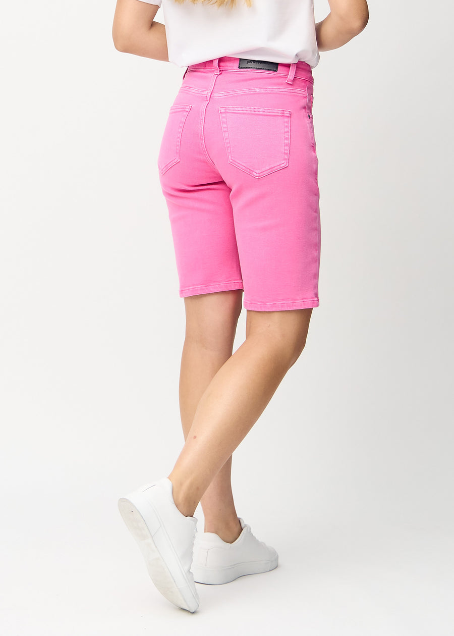 Light pink regular middle shorts seen from the back, so the full product can be seen.
